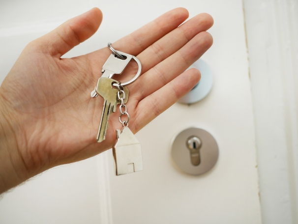 https://LuisFlores.StopRentingStartOwning.com